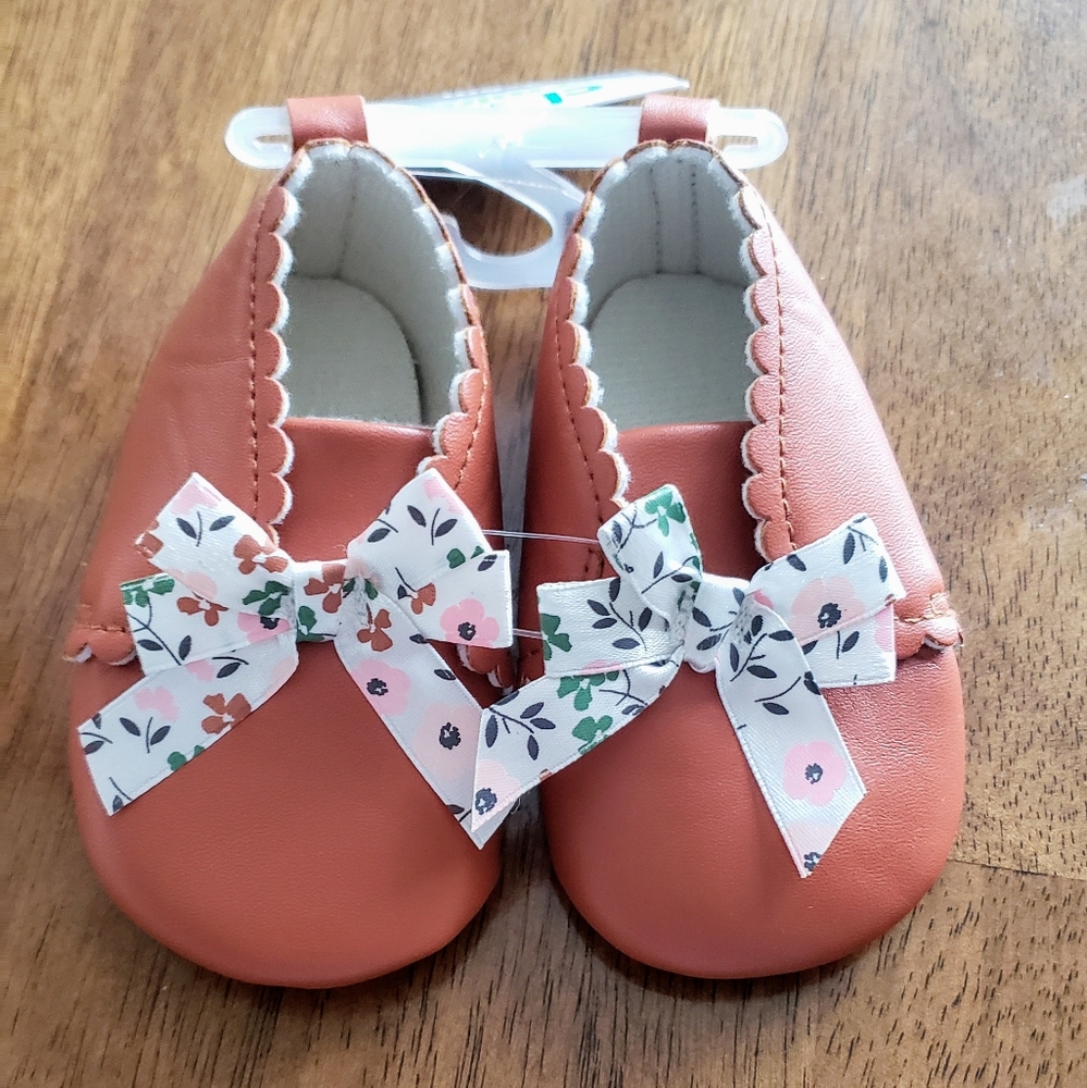 CARTER BABY GIRL SHOES 3-6 MONTHS